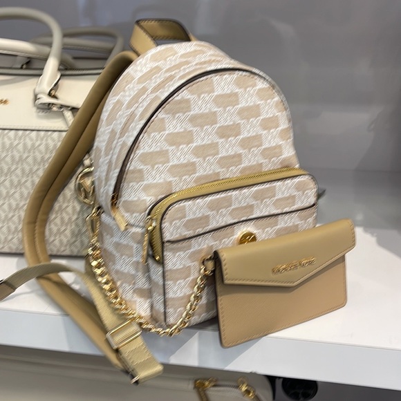 MICHAEL KORS
Maisie Extra-Small Logo 2-in-1 Backpack
Camel 
NWT - Picture 12 of 16